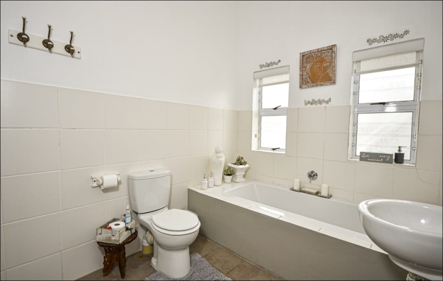 7 Bedroom Property for Sale in Stilbaai Wes Western Cape